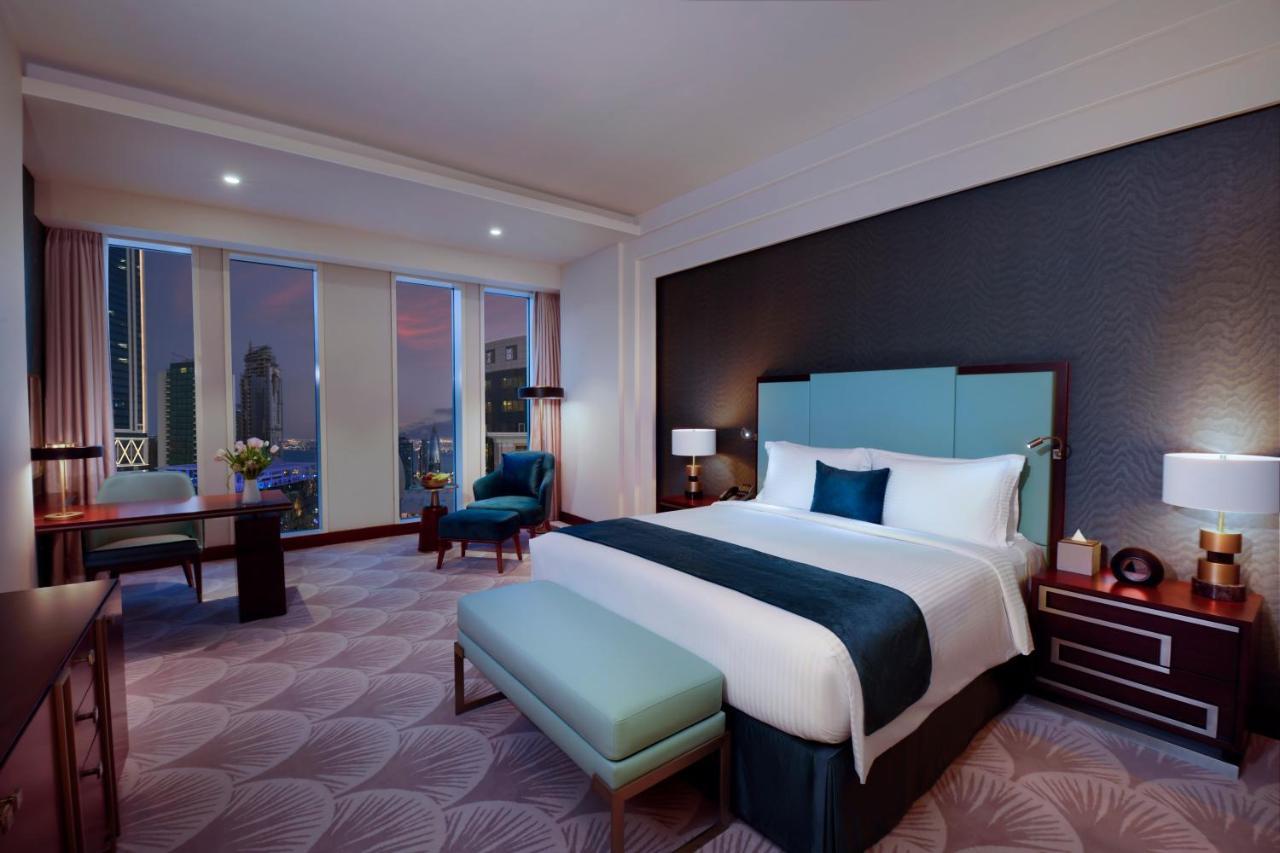Wyndham Grand Doha West Bay Beach Exterior photo Deluxe Suite